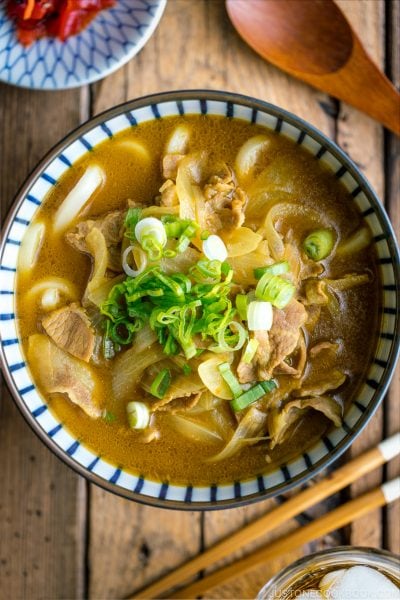 Curry udon in a Japanese bowl.