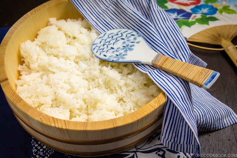 Sushi rice in hangiri.