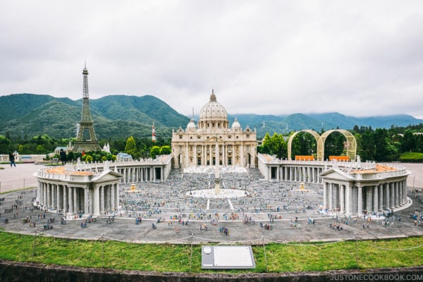 St. Peter's Square Vatican City - Nikko Travel Guide : Tobu World Square | www.justonecookbook.com