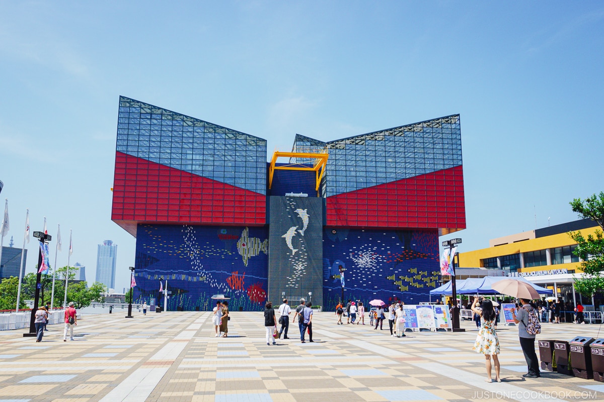 Osaka Aquarium Kaiyukan at Tempozan