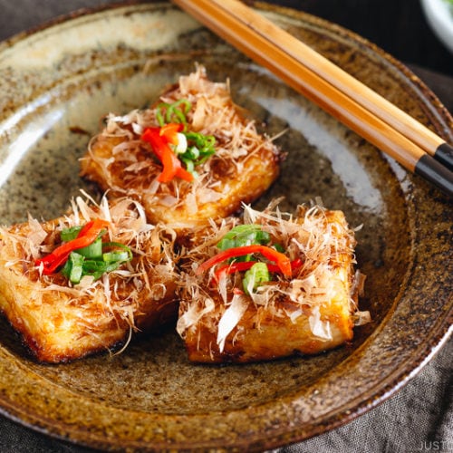 Teriyaki tofu on a Japanese plates.