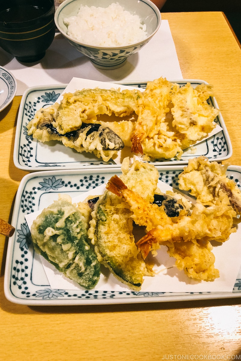 Tempura at Tsunahachi in Shinjuku, Tokyo | Easy Japanese Recipes at JustOneCookbook.com