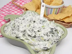 Slow Cooker Spinach-Artichoke Dip